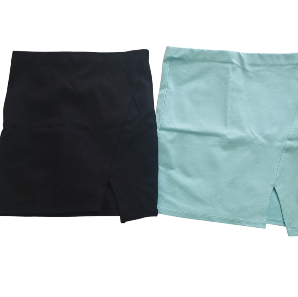 Papaya Mini Skirts. Black and Blue. NWT. Bundle. Small.